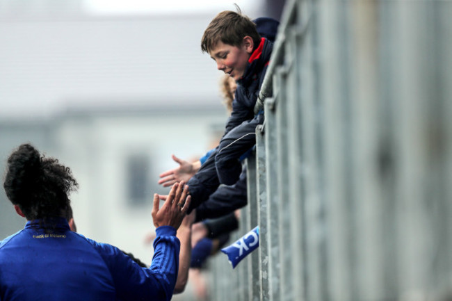 Joe Tomane with young fans