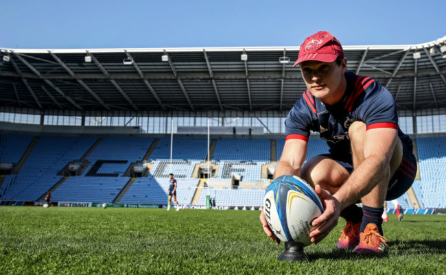 Tyler Bleyendaal practices kicking