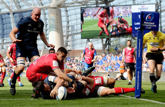 James Lowe scores his sides opening try