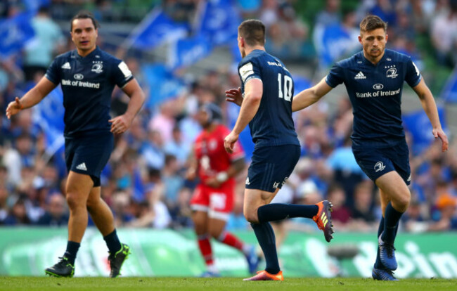 Johnny Sexton replaced by Ross Byrne
