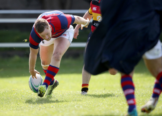 Sean O'Brien scores a try