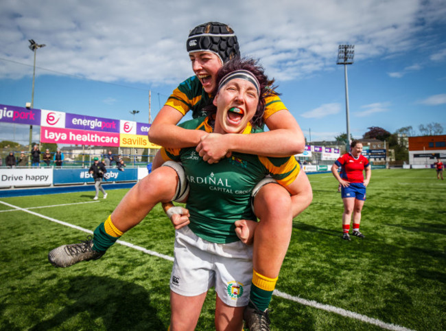 Daisy Earle and Lindsay Peat celebrate at the full time whistle