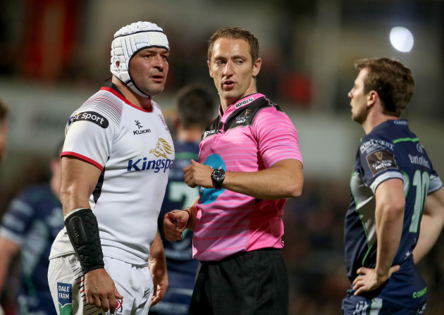 Rory Best speaks to Andrew Brace after his side's second first half try was disallowed