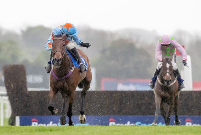 Paul Townend on his way to winning onboard Un de Sceaux