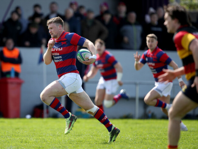 Sean O'Brien runs in a try