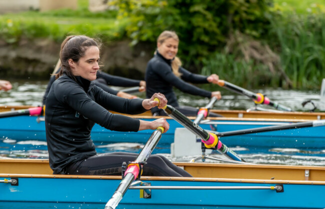 Anne Dalton racing Sarah Rowe