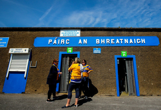 Fans make there way into Walsh Park