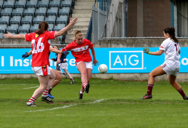 Saoirse Noonan scores a goal