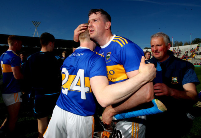 S&eacute;amus Callanan celebrates with Donagh Maher