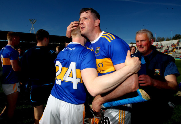 Séamus Callanan celebrates with Donagh Maher