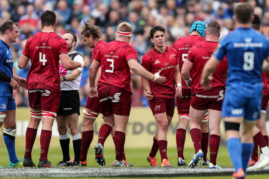 Munster players celebrate a penalty