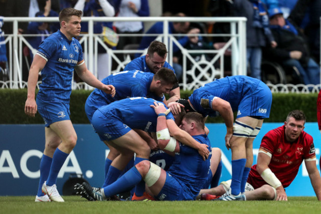 Jordan Larmour and Tadhg Furlong celebrate Sean Cronin's try