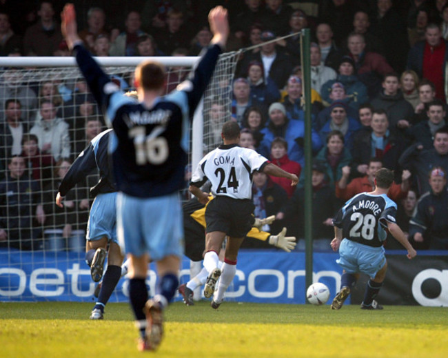 Soccer - AXA FA Cup - Fifth Round - Fulham v Burnley