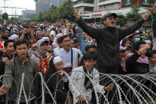 Indonesia: Post-election protests in Jakarta Six people have been killed and 200 others injured