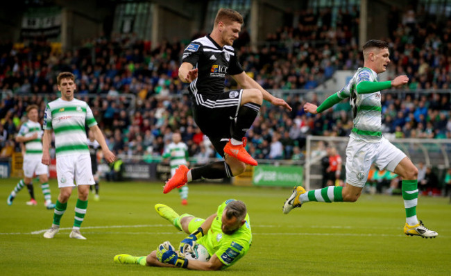 Alan Mannus with Colm Horgan