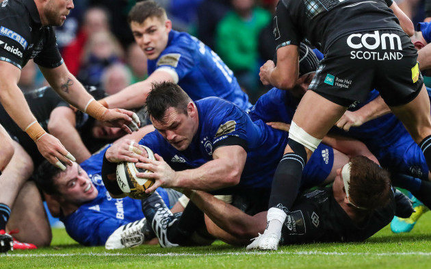 Cian Healy scores a try