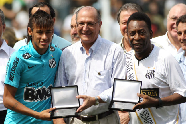 Centenary of the Santos Football Club meets Pele and other champions at Vila Belmiro Stadium