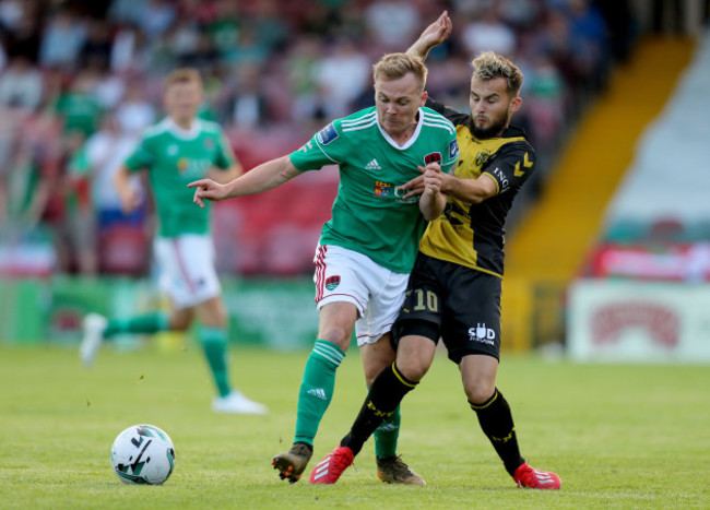 Conor McCormack is tackled by Belmin Muratovic