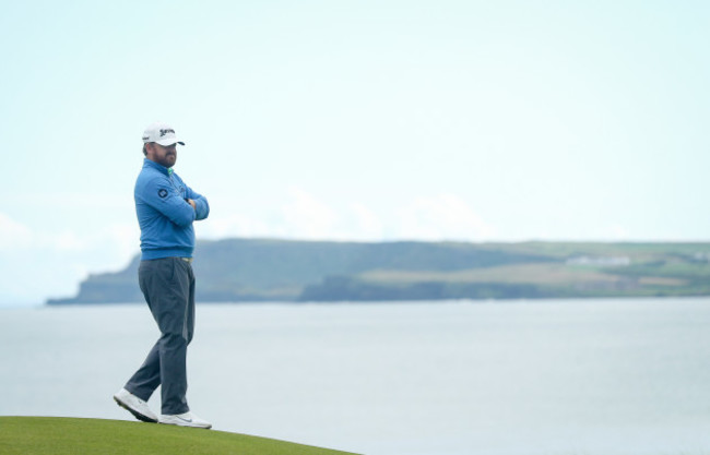 J.B. Holmes on the 5th green