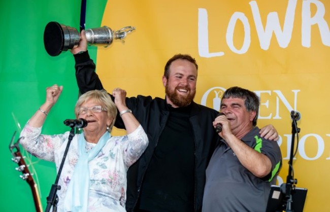 Shane Lowry with his granny Emmy Scanlon and Uncle Tommy at his homecoming in Clara 23/7/2019
