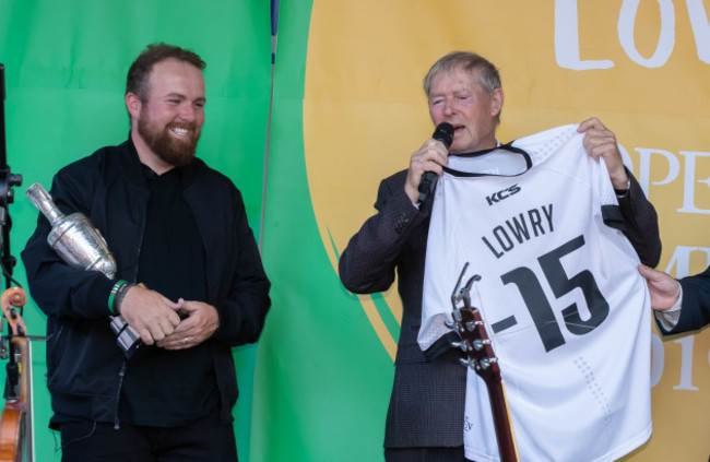Shane Lowry with M&iacute;che&aacute;l &Oacute; Muircheartaigh at his homecoming in Clara 23/7/2019