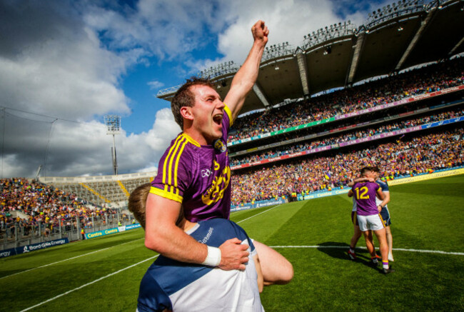 Kevin Foley celelebrates