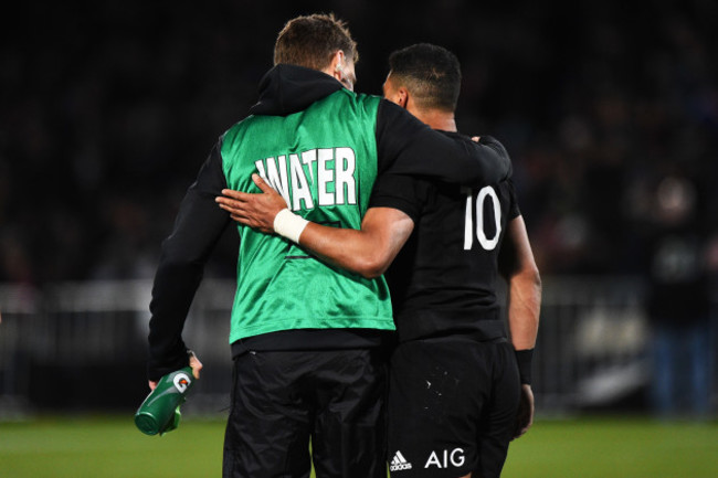 Beauden Barrett congratulates Richie Mo'unga