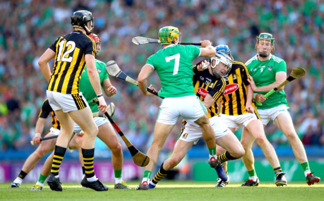 Dan Morrissey and William O'Donoghue tackle TJ Reid