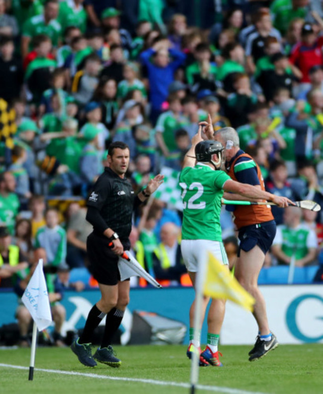 Darragh O'Donovan and Brian Geary appeal for a late 65 after taking a sideline cut