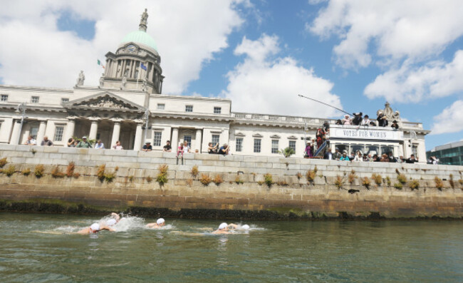 4826 Launch Liffey Swim_90576154