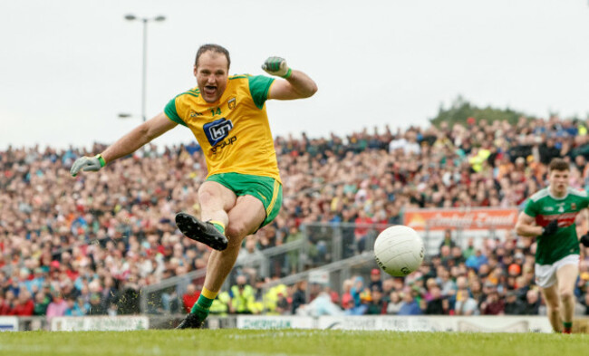 Michael Murphy scores a penalty