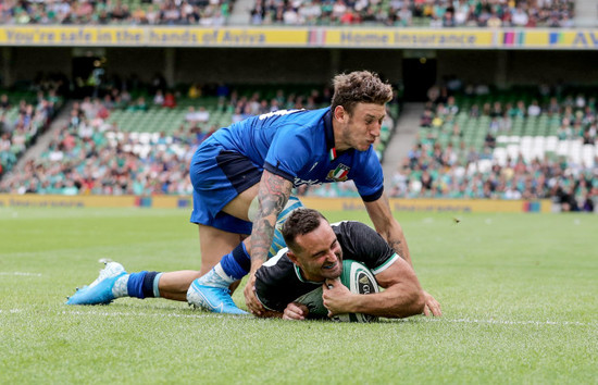 Dave Kearney scores a try