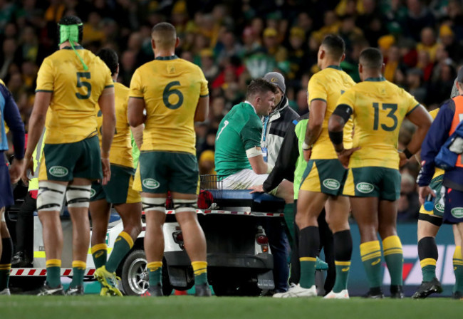 Peter O'Mahony leaves the pitch injured