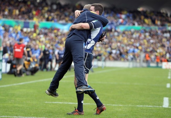 Joe Schmidt celebrates with jonathan Sexton