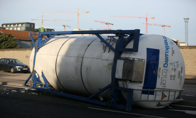 7932 Trucks_90578042