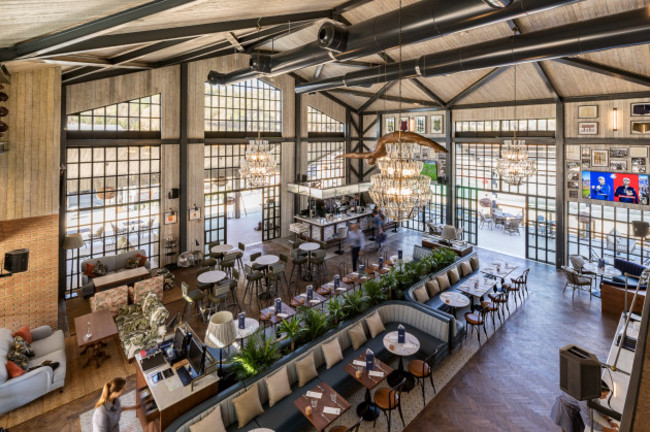 Dano's Sports Bar & Restaurante 2