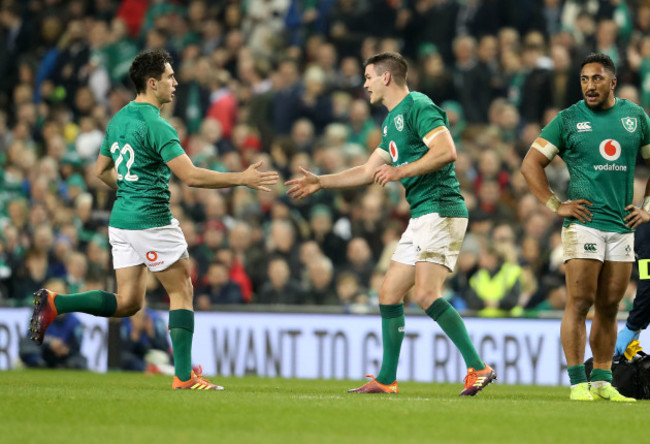 Joey Carbery comes on for Jonathan Sexton