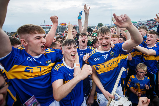 tipperary-celebrate-after-the-game