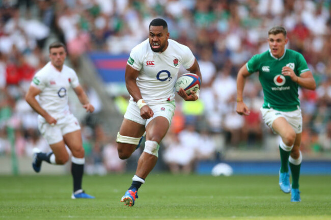 joe-cokanasiga-goes-free-to-score-his-second-try