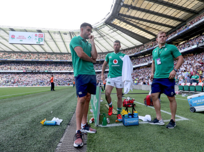 conor-murray-with-rob-kearney-and-will-addison-on-the-sidelines