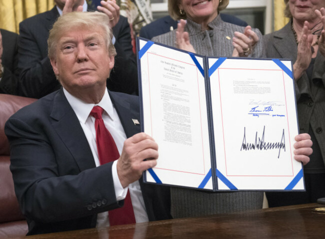 president-trump-signs-anti-opioid-bill-washington