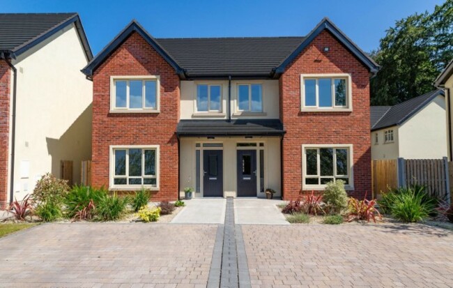 Cois Glaisin External