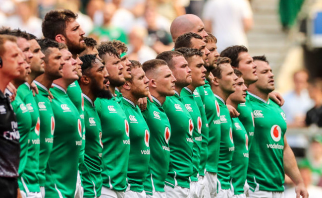 ireland-team-line-up-for-the-national-anthem
