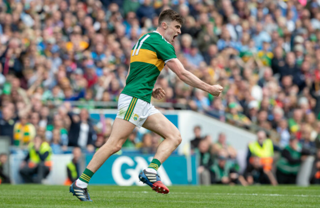 sean-oshea-celebrates-scoring-a-point