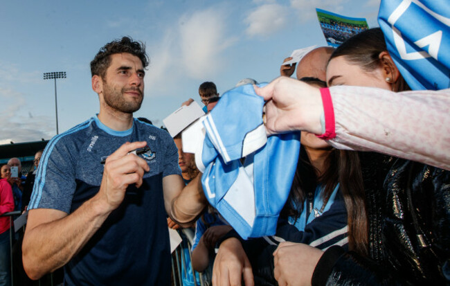 bernard-brogan-meets-fans
