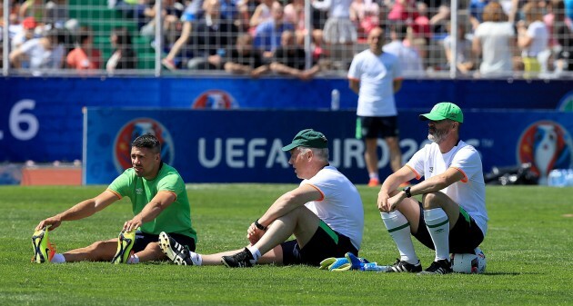 jonathan-walters-seamus-mcdonagh-and-roy-keane