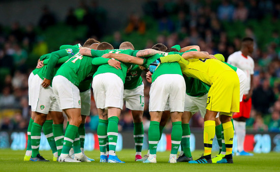 ireland-huddle-before-the-game