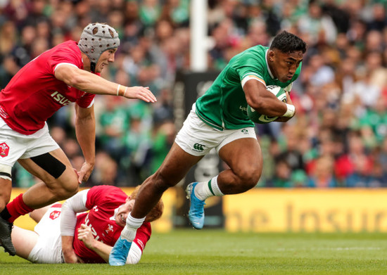 bundee-aki-with-jonathan-davies-and-rhys-patchell