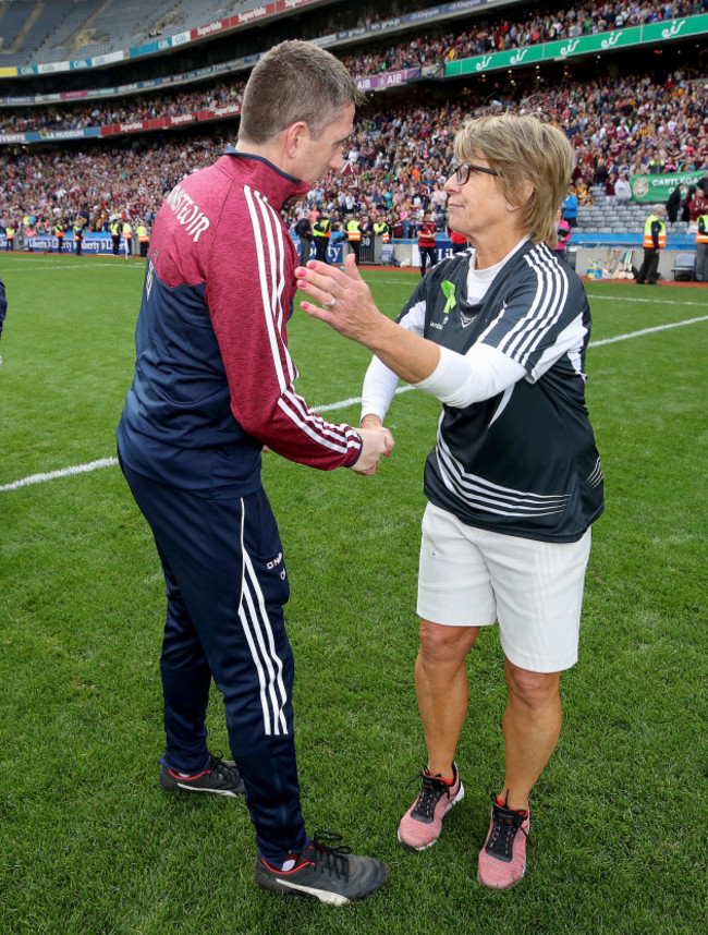 cathal-murray-is-congratulated-by-ann-downey