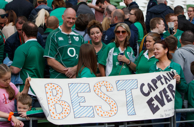 ireland-fans-with-a-rory-best-banner